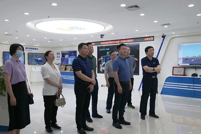 宜興市人民政府副市長金磊一行蒞臨華天軟件，共探軟件研發(fā)與技術(shù)服務(wù)的創(chuàng)新發(fā)展路徑